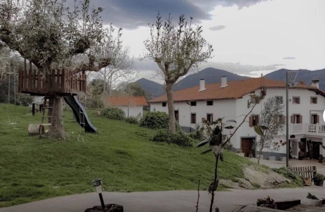 Holiday Home with Mountain Views, Private Garden and Wi-Fi