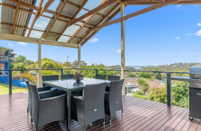Holiday Home with Ocean Views Wamberal