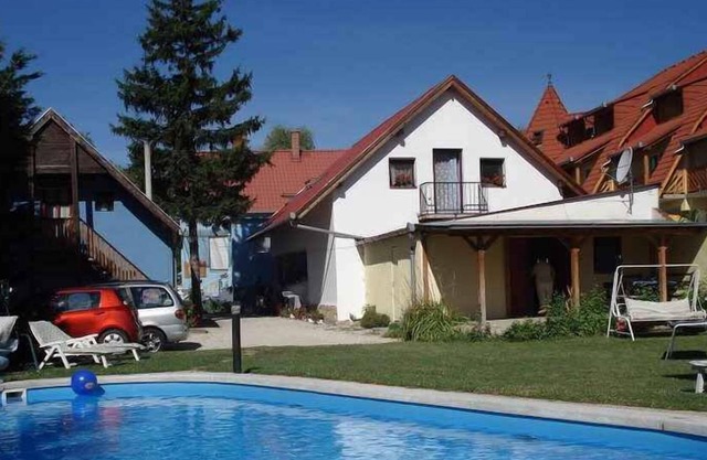 Holiday home with Pool and Internet