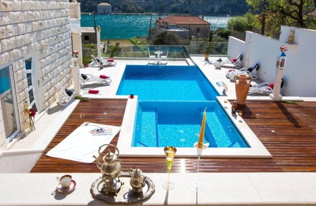 Holiday house Franco - with sea view and swimming pool: - Mokosica, Riviera Dubrovnik, Croatia