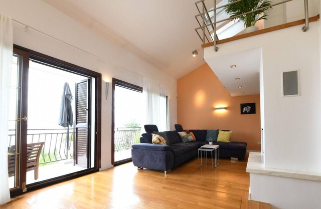 Holiday house Mošćenička Draga for 1 - 8 persons with 3 bedrooms - Holiday home