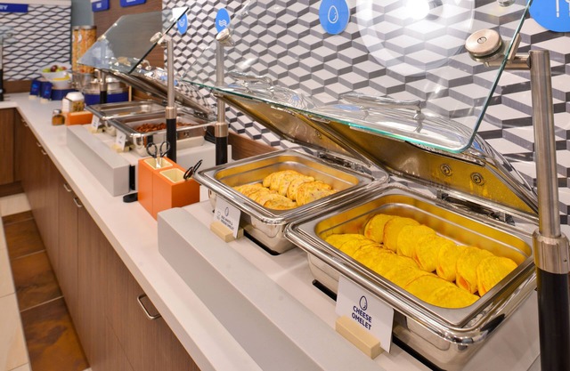 Holiday Inn Express Fairfax - Arlington Boulevard by IHG