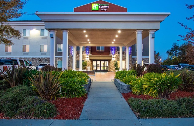 Holiday Inn Express Hotel & Suites Roseville-Galleria Area by IHG
