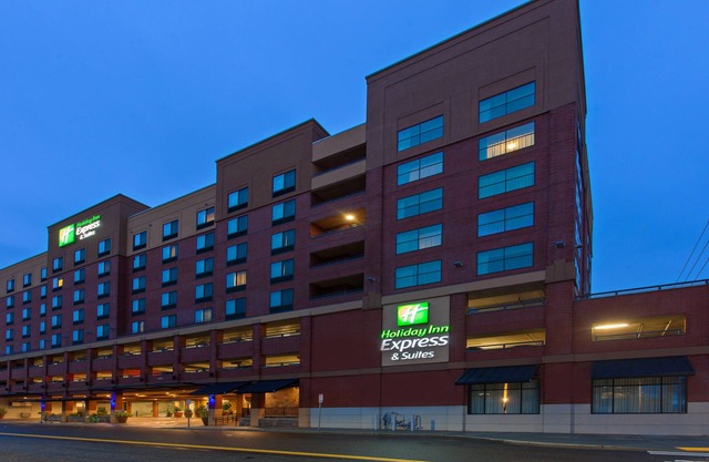 Holiday Inn Express Hotel & Suites Tacoma Downtown, an IHG Hotel