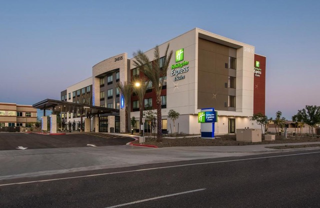 Holiday Inn Express & Suites - Phoenix North - Happy Valley by IHG