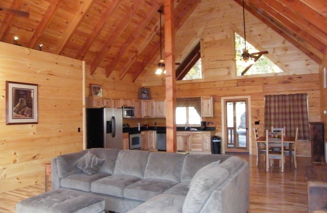 Holiday Mountain Log Cabin - A Luxury Log Cabin Close To Luray