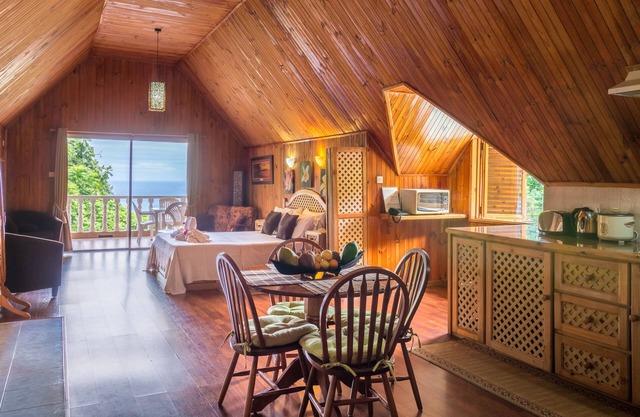 Holiday Retreat- 3 minutes to Beaches