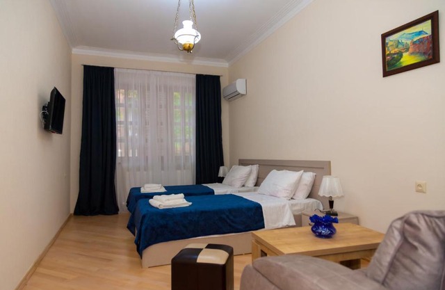 Holiday Rooms
