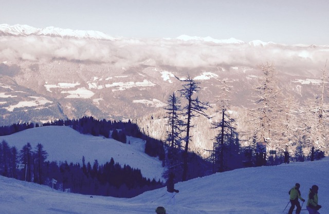 Holiday Villa on the ski slope and next to a swimming paradise
