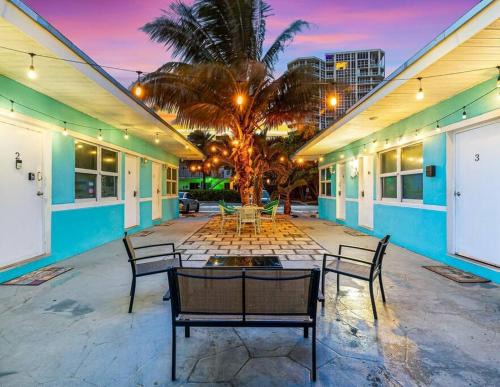 Hollywood Beach Walk, a vacation home in Miami