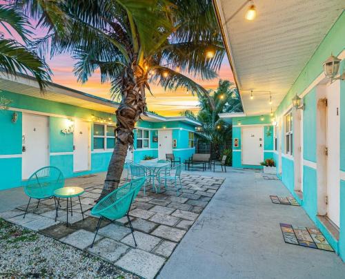 Hollywood Broadwalk Holiday Retreat Dania Beach