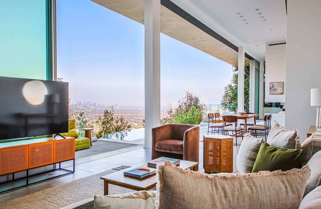 Hollywood Hill Retreat Infinity Pool Skyline Views