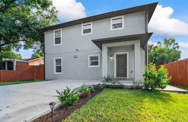 Home Away From Home · Charming dual suite home- Seminole Heights Tampa!