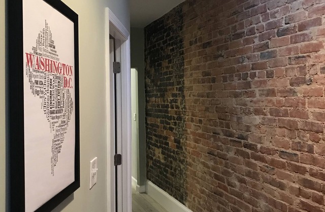 HOME AWAY FROM HOME - Chic 2 BDRM in Capitol Hill