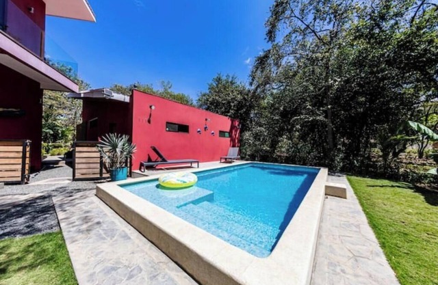 Home In Hacienda Iguana, walk to the beach