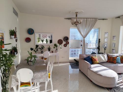 Home stay - FOR FEMALE ONLY GUESTS -ممنوع دخول الرجال