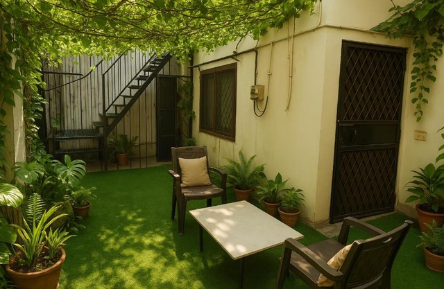 Homely Stay with Meals DLF 1