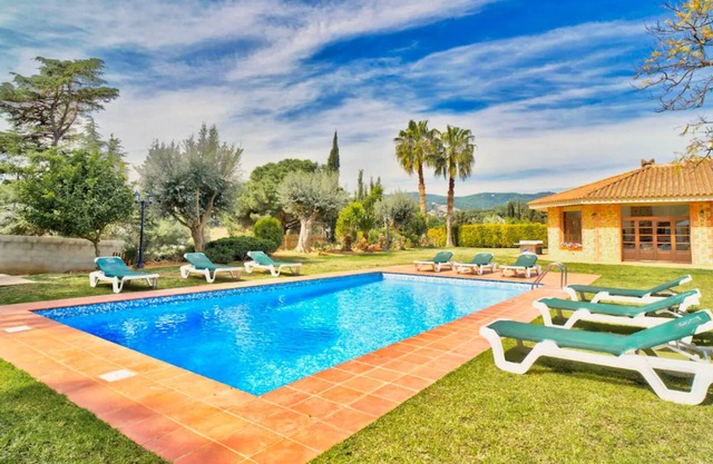 Homerez - Amazing villa 1 km away from the beach for 16 ppl. with swimming-pool