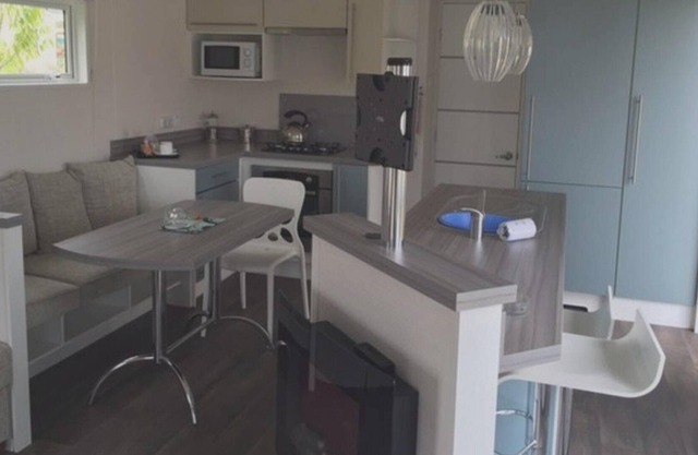 Homerez - Amazing bungalow for 6 ppl. with shared pool and terrace at Onzain