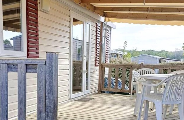 Homerez - Amazing bungalow for 6 ppl. with shared pool and terrace at Onzain