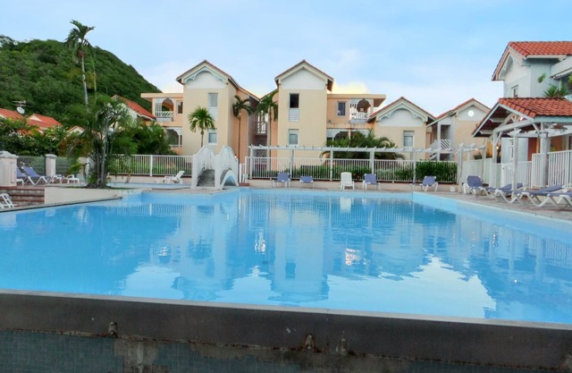 Homerez - Apartment Sainte-Anne, pool