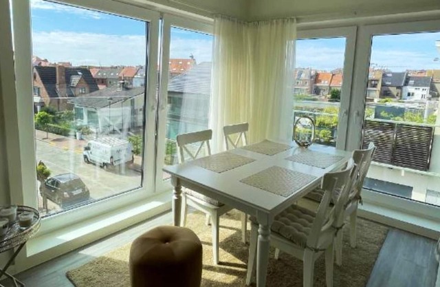Homerez - Beautiful appartement for 4 ppl. with balcony at Knokke-Heist