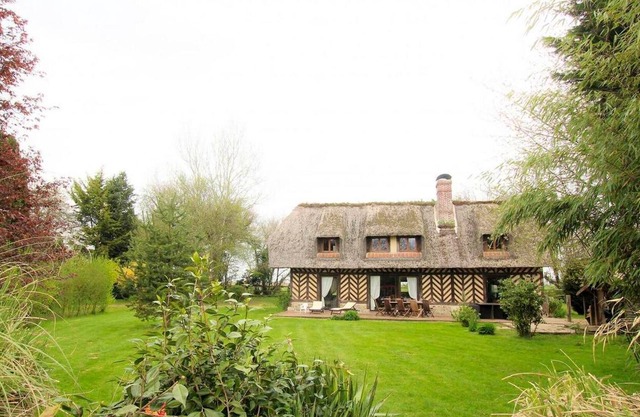 Homerez - Big house for 10 ppl. with terrace at Bonneville-la-Louvet