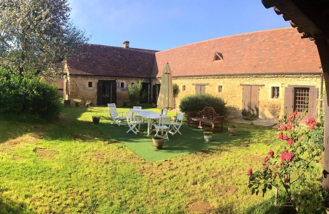 Homerez - Big house for 10 ppl. with swimming-pool and terrace at Marquay