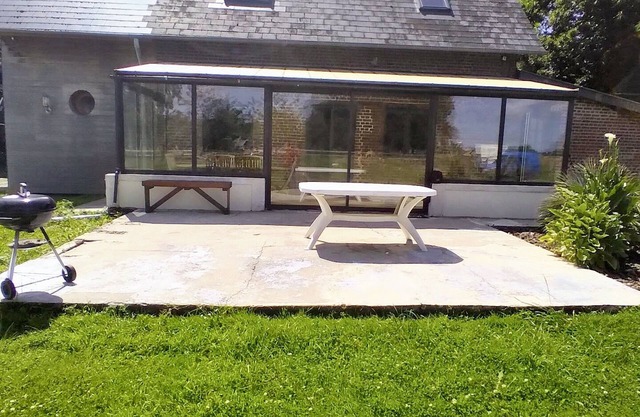 Homerez - Charming House in Écrainville, garden