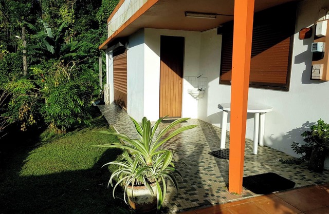 Homerez - Charming House in Le Lorrain with Garden