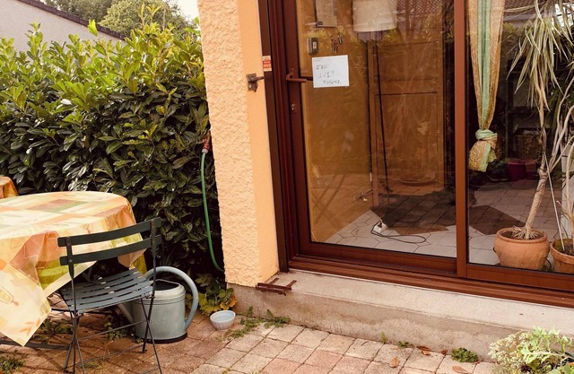 Homerez - Charming House in Osny with Terrace and Enclosed Garden