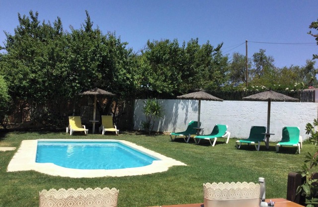 Homerez - Charming Villa in Setenil de las Bodegas with Private Pool