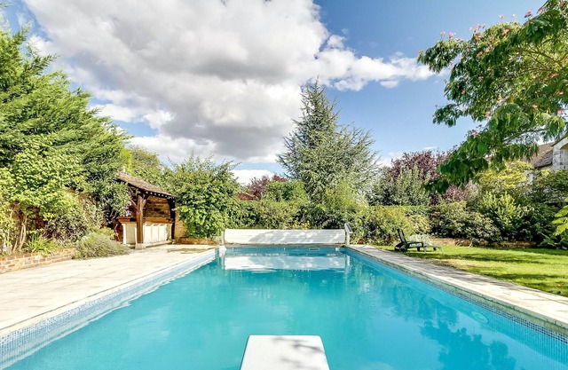 Homerez - House for 3 ppl. with swimming-pool at Saint-Germain-sur-École