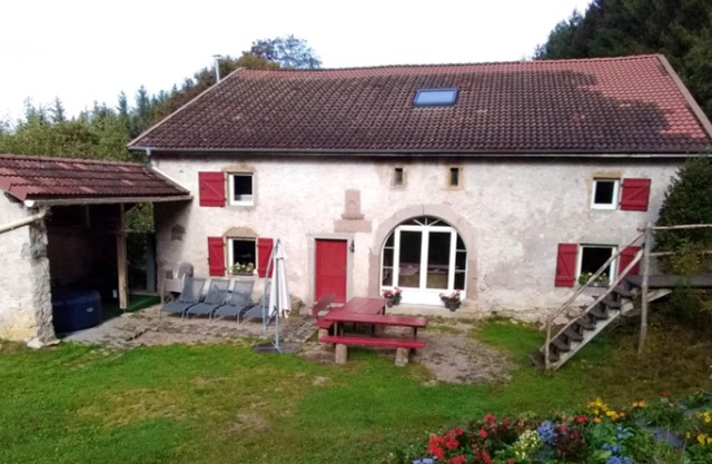Homerez - House for 15 ppl. with jacuzzi and terrace at Arrentès-de-corcieux
