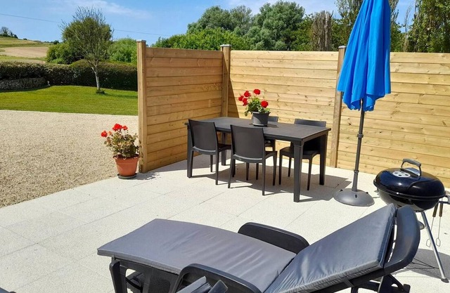 Homerez - House 800 m away from the beach for 4 ppl. at Plounévez-Lochrist