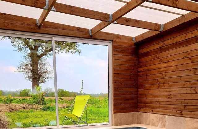 Homerez - House 15 km away from the beach for 2 ppl. with shared pool and garden
