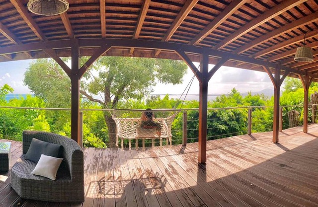 Homerez - House for 10 ppl. with swimming-pool, sea view and garden at Le Robert