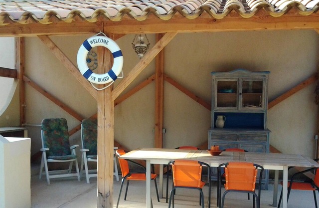Homerez - House for 15 ppl. with swimming-pool and garden at Bagnols-sur-Cèze