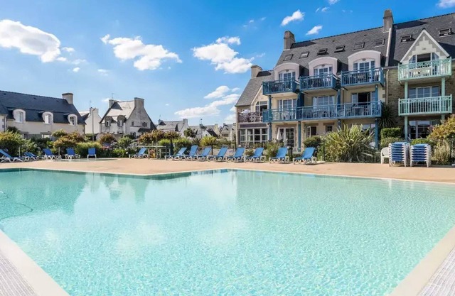 Homerez - House in Guilvinec w/pool