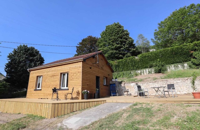 Homerez - Nice house for 2 ppl. with terrace at Vernon