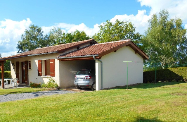 Homerez - Nice house for 4 ppl. with shared pool, garden and terrace at Gorses