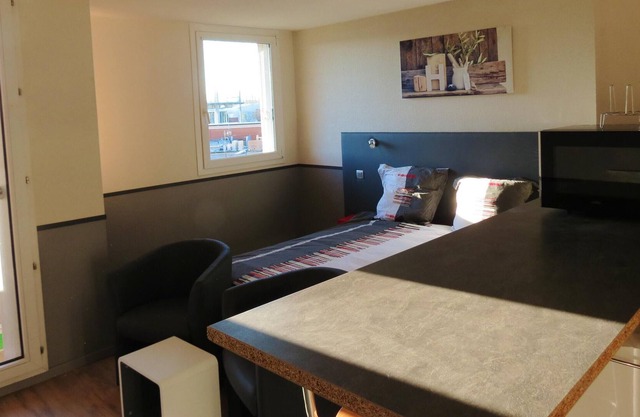 Homerez - Nice studio for 2 ppl. with balcony at Toulouse