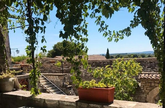 Homerez - Property for 5 ppl. with shared pool and garden at Orgnac-l'Aven