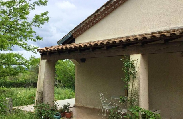 Homerez - Spacious house for 5 ppl. with garden and terrace at Brissac