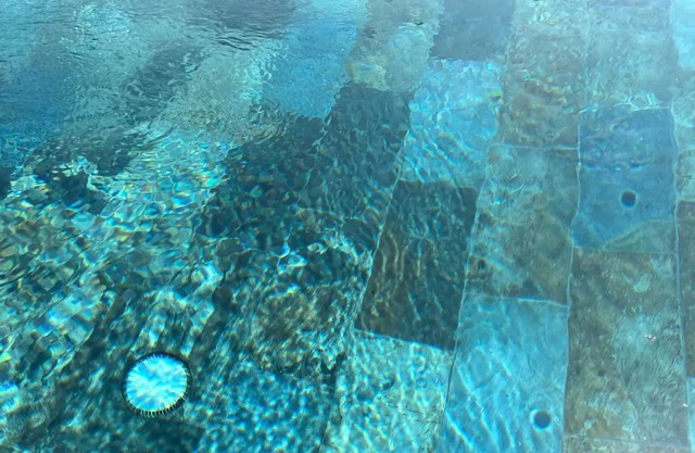 Homerez - Spacious villa with pool in Marseille