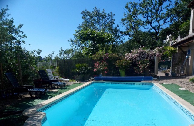 Homerez - Spacious villa for 8 ppl. with swimming-pool and terrace at Ners