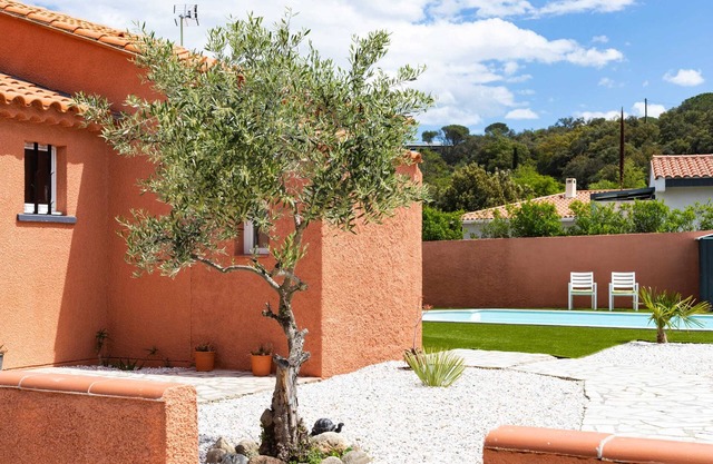 Homerez - Villa, Spanish border