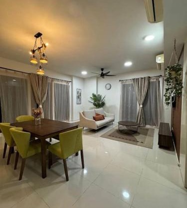 Homestay Cyberjaya AC Home 4R3B 7pax Free Wifi Netflix