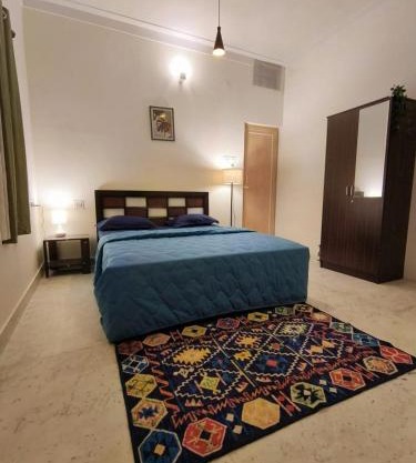 HomeStayz Crown