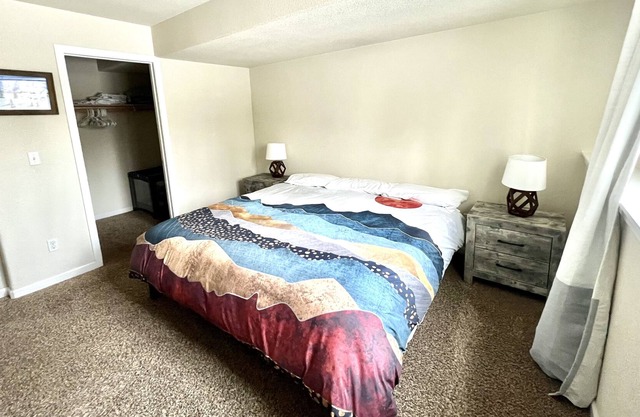 Homey 2-bedroom apartment close to Hatcher Pass